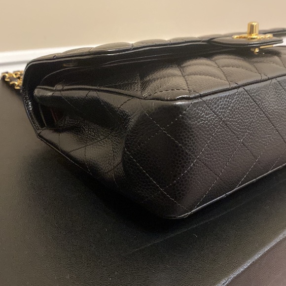 Chanel Medium Classic Flap Bag - Picture 5 of 15